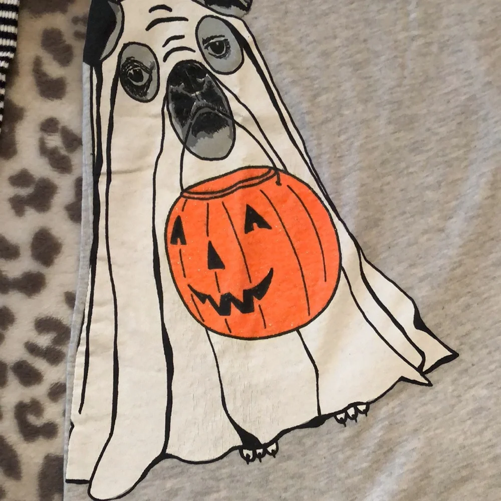 Old Navy Halloween Graphic Tee in Heather Gray Size Small 6 7